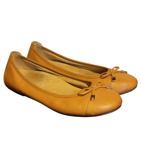 Vionic Shoes - Vionic Tan Flats